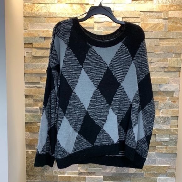 Vince Camuto Women's Fuzzy Argyle Sweater - Picture 5 of 6